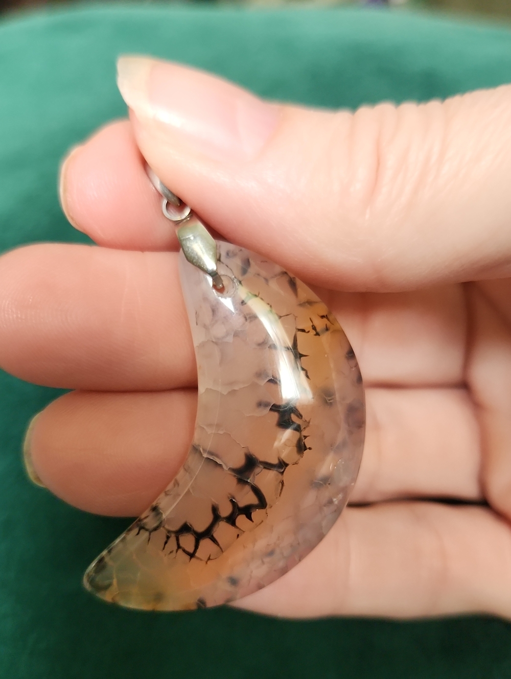 Drsgon Skin Moon Shaped Dendritic Agate Pendant Necklace - Pink Brown